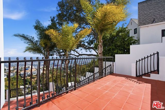 8908 Appian Way, Los Angeles, CA 90046