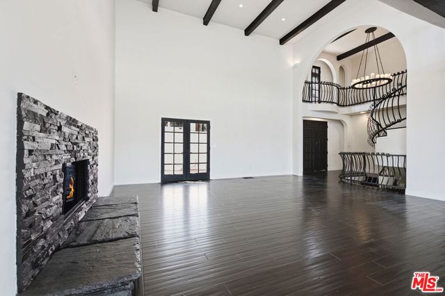 8908 Appian Way, Los Angeles, CA 90046