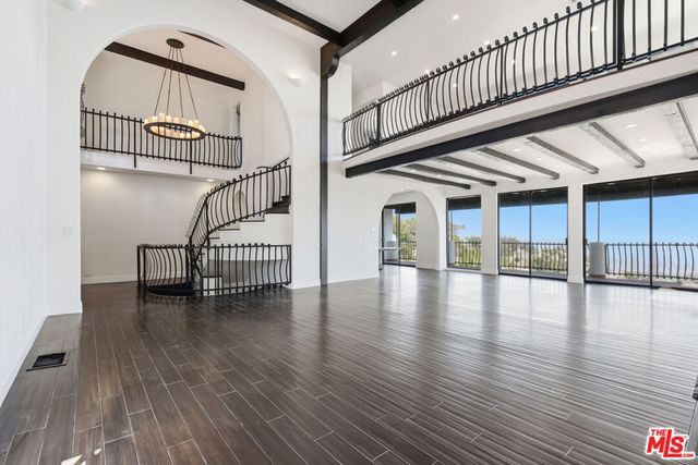 8908 Appian Way, Los Angeles, CA 90046