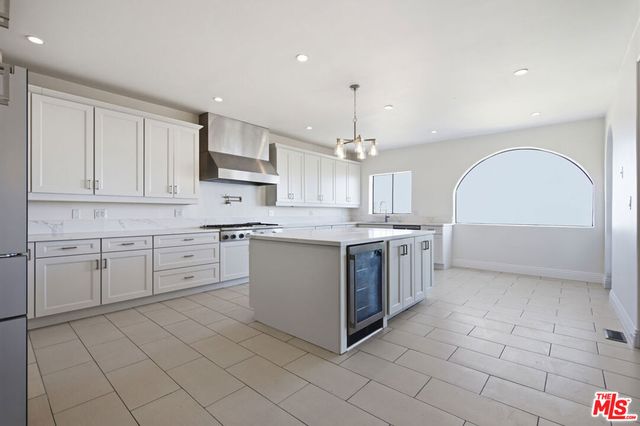 8908 Appian Way, Los Angeles, CA 90046