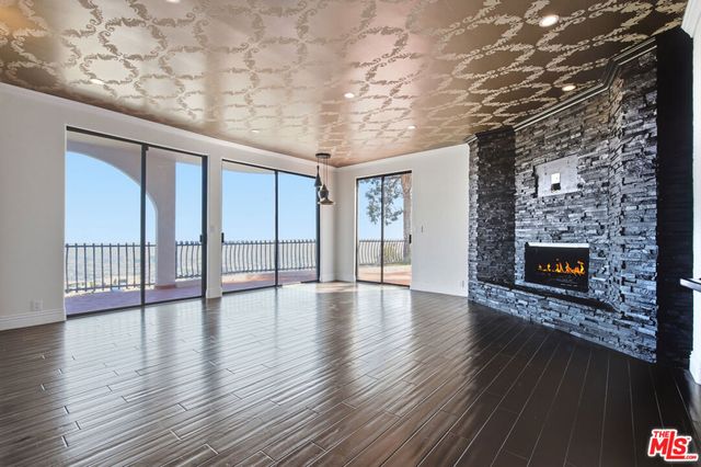 8908 Appian Way, Los Angeles, CA 90046