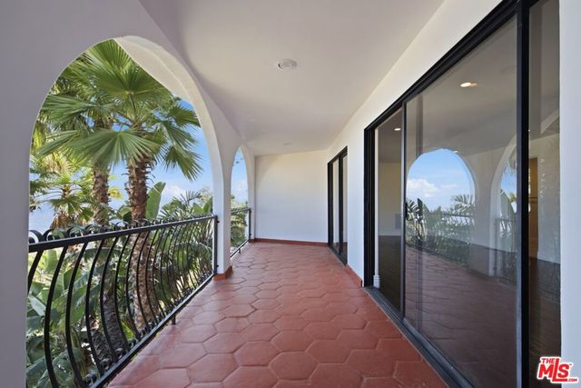 8908 Appian Way, Los Angeles, CA 90046