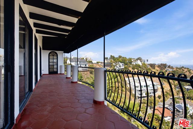 8908 Appian Way, Los Angeles, CA 90046