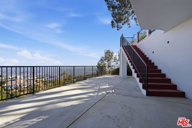 8908 Appian Way, Los Angeles, CA 90046
