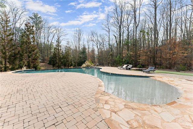 1064 Hartwell Crossing, Gainesville, GA 30501