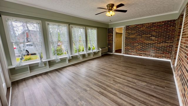805 Fairlane Cir, Smithville, TN 37166