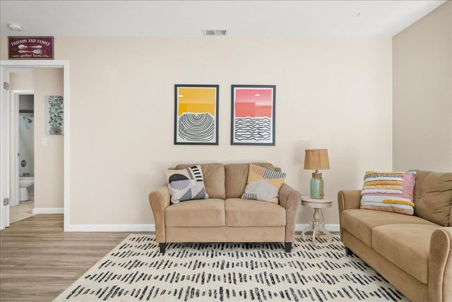 25164 Copa Del Oro Drive 203, Hayward, CA 94545