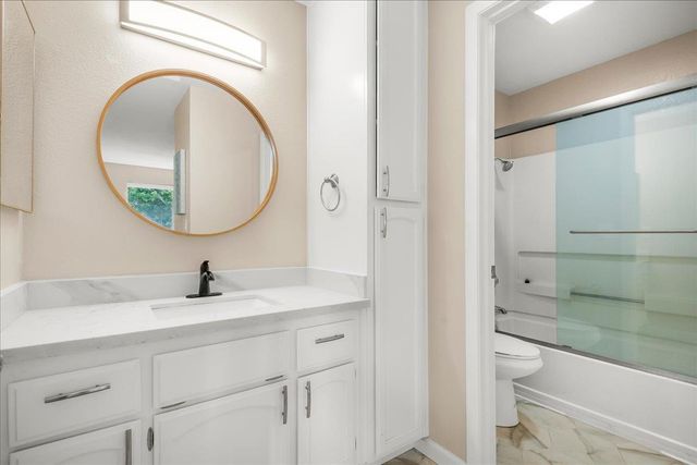 25164 Copa Del Oro Drive 203, Hayward, CA 94545