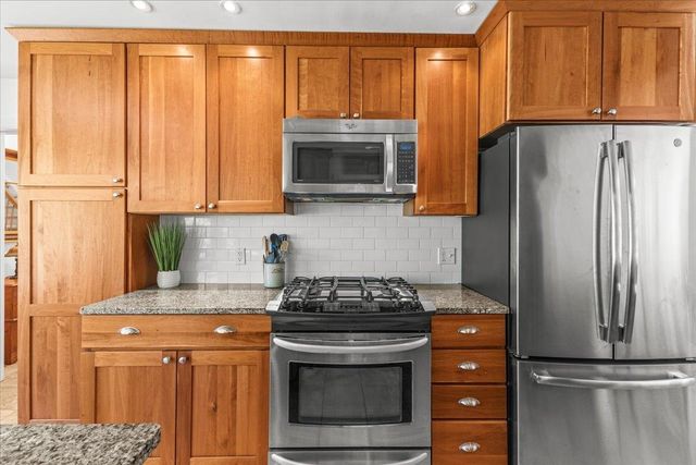 26 Peacham Lane, Essex, VT 05452