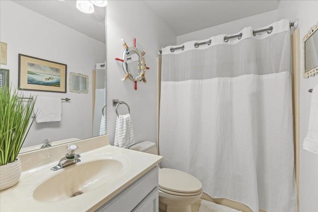 26 Peacham Lane, Essex, VT 05452