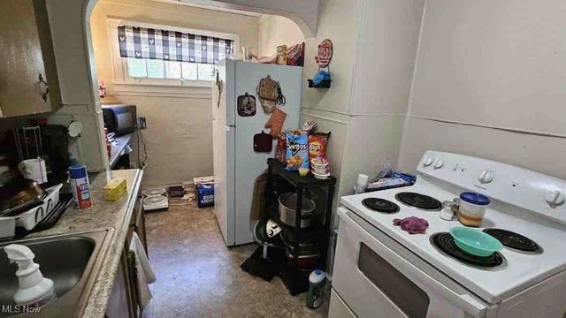 957 Bank Street, Akron, OH 44305