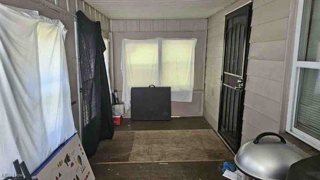 957 Bank Street, Akron, OH 44305