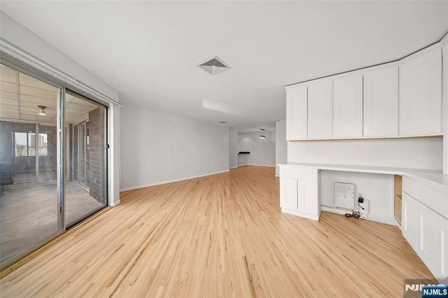 364 Palisade Avenue 5B, Cliffside Park, NJ 07010