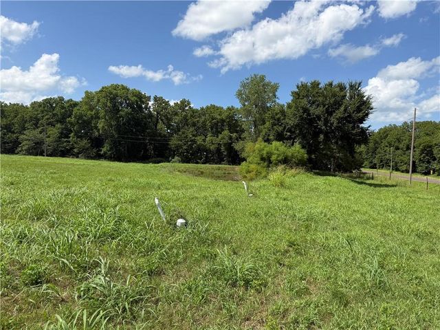 15757 206th Street, Tonganoxie, KS 66086