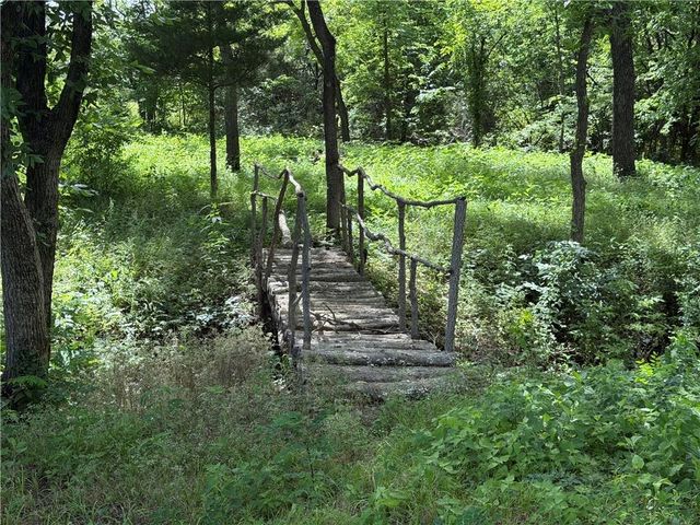 15757 206th Street, Tonganoxie, KS 66086