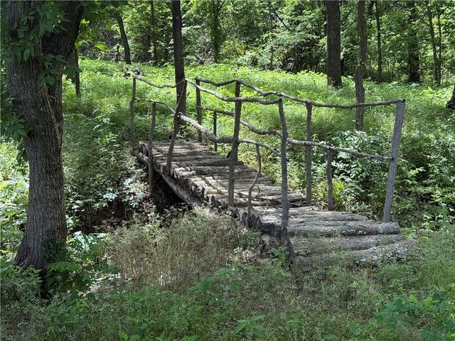 15757 206th Street, Tonganoxie, KS 66086