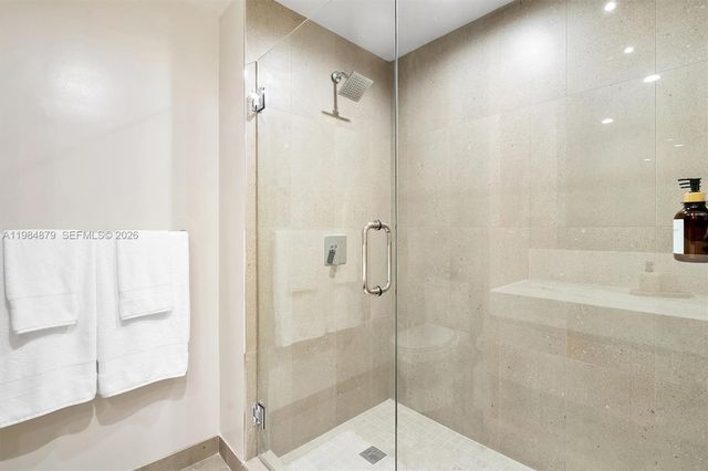 11 NE 6th St 1805, Miami, FL 33132