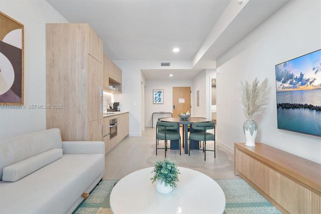 11 NE 6th St 1805, Miami, FL 33132