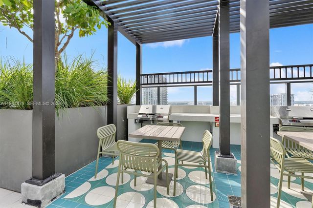 11 NE 6th St 1805, Miami, FL 33132