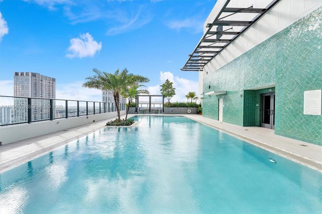 11 NE 6th St 1805, Miami, FL 33132