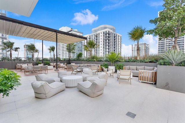 11 NE 6th St 1805, Miami, FL 33132