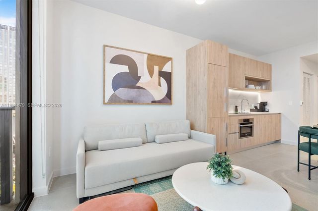 11 NE 6th St 1805, Miami, FL 33132