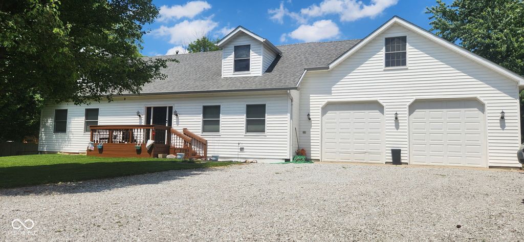 7602 W Mockingbird Court, Fairland, IN 46126
