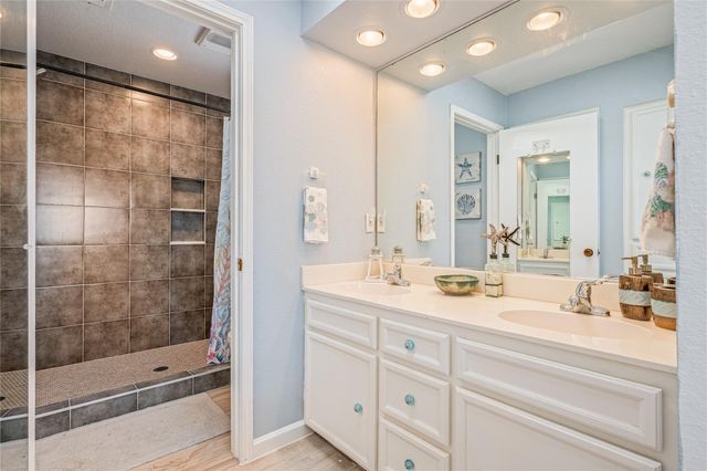 3225 Sea Castle Drive, Crystal Beach, TX 77650