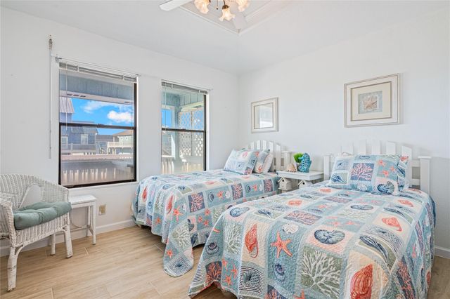 3225 Sea Castle Drive, Crystal Beach, TX 77650