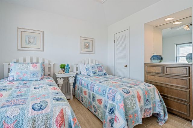 3225 Sea Castle Drive, Crystal Beach, TX 77650