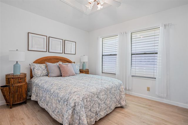 3225 Sea Castle Drive, Crystal Beach, TX 77650