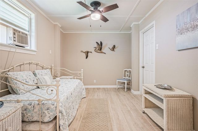 3225 Sea Castle Drive, Crystal Beach, TX 77650
