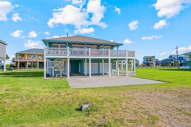 3225 Sea Castle Drive, Crystal Beach, TX 77650