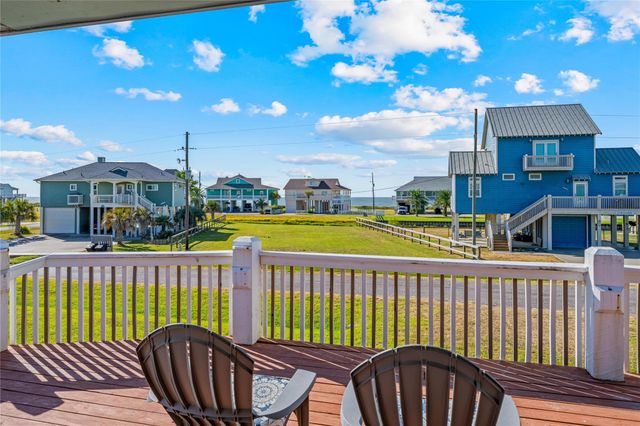 3225 Sea Castle Drive, Crystal Beach, TX 77650