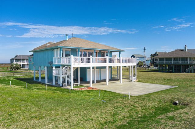 3225 Sea Castle Drive, Crystal Beach, TX 77650