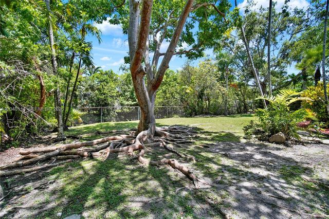 10435 SW 96th St, Miami, FL 33176