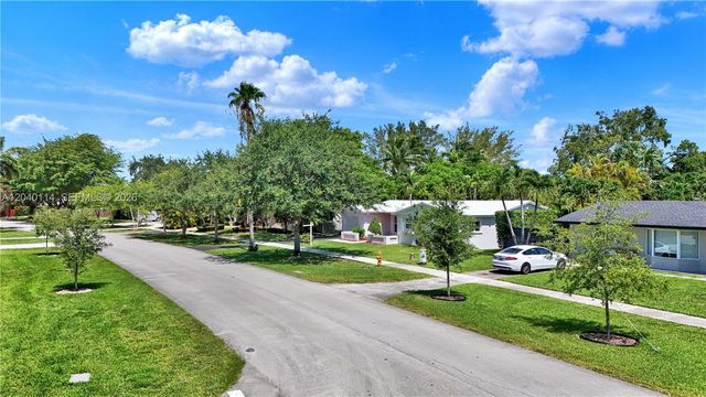 10435 SW 96th St, Miami, FL 33176