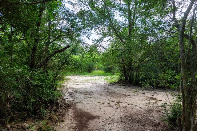 5037 Paulo Court, Bryan, TX 77808