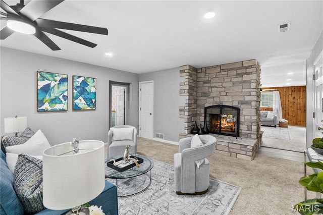 4115 Charbonier Road, Florissant, MO 63031