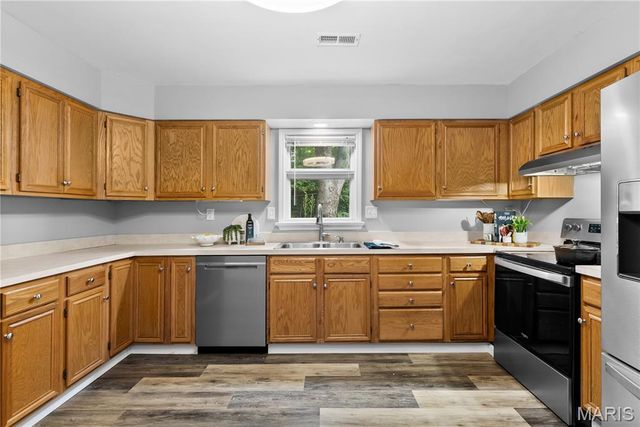 4115 Charbonier Road, Florissant, MO 63031