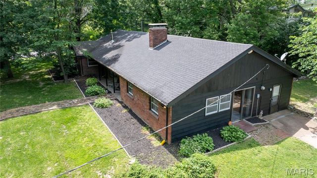 4115 Charbonier Road, Florissant, MO 63031