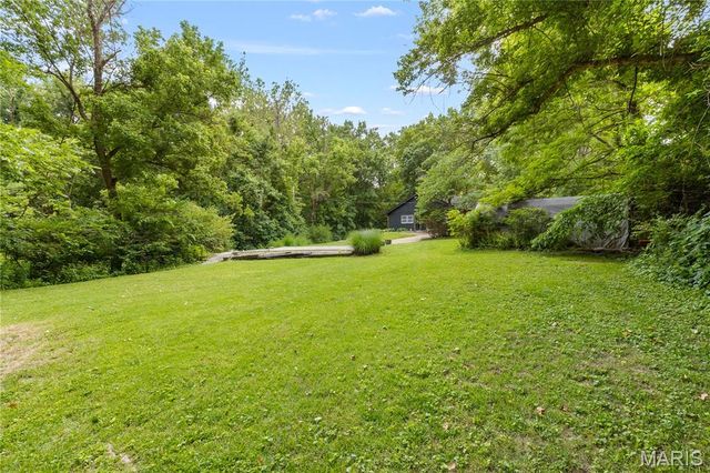 4115 Charbonier Road, Florissant, MO 63031