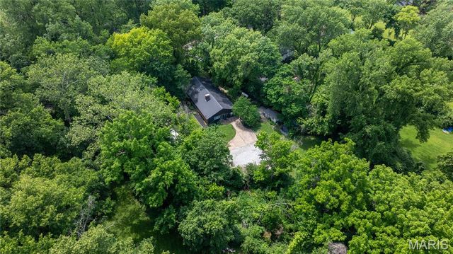 4115 Charbonier Road, Florissant, MO 63031