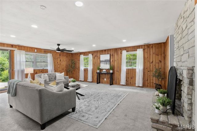 4115 Charbonier Road, Florissant, MO 63031