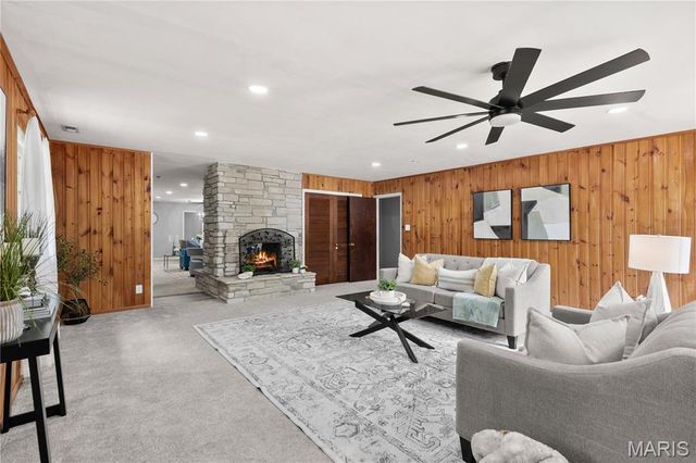 4115 Charbonier Road, Florissant, MO 63031