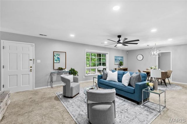 4115 Charbonier Road, Florissant, MO 63031