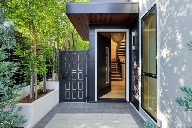 10747 Valleyheart Drive, Studio City, CA 91604