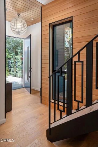 10747 Valleyheart Drive, Studio City, CA 91604