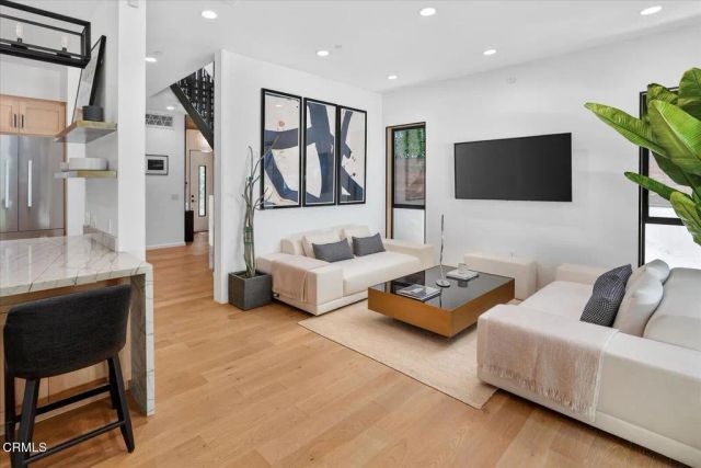 10747 Valleyheart Drive, Studio City, CA 91604