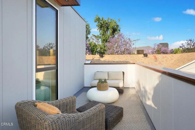 10747 Valleyheart Drive, Studio City, CA 91604